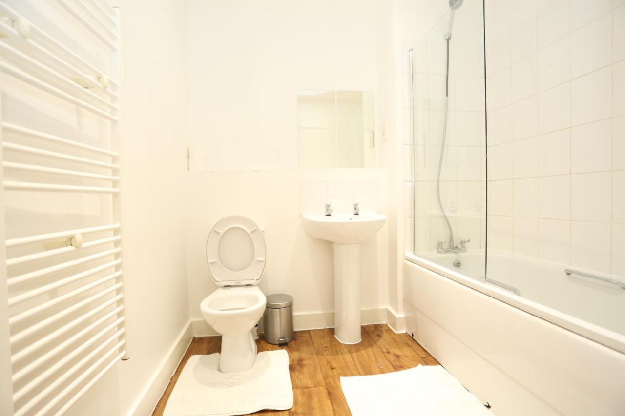 Lovely View 2 Beds 2 Bath Apartment, London Exterior photo